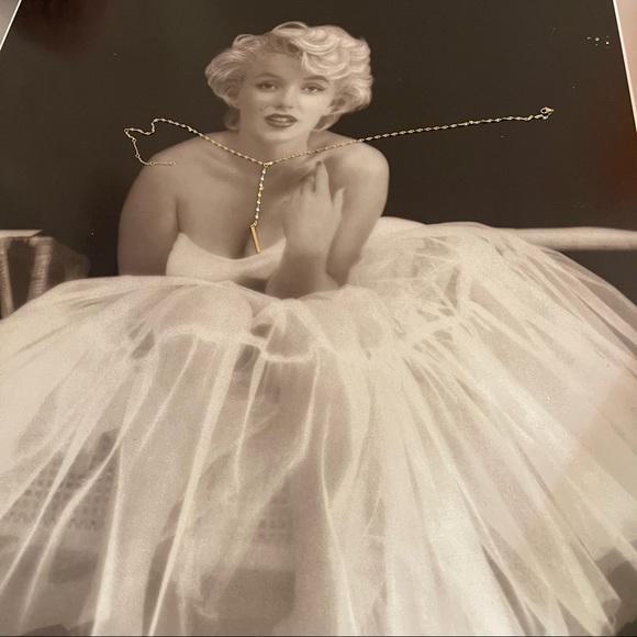 Necklace - Picture 1 of 2